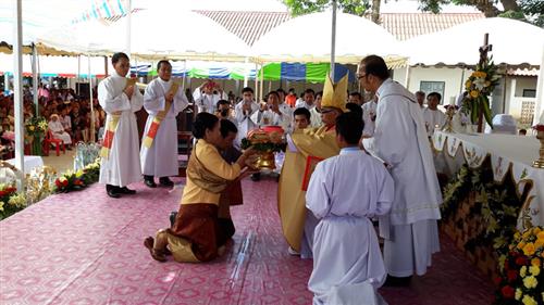 Lễ truyền chức và phong Chân phước, sự kiện lịch sử của Giáo hội Lào