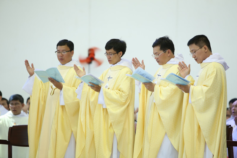 Lễ truyền chức 11 Tân linh mục Dòng Đa Minh
